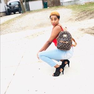 Meet your Posher, Cyuzuzo